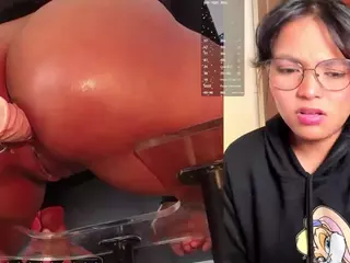 LilyLove1's Live Sex Cam Show