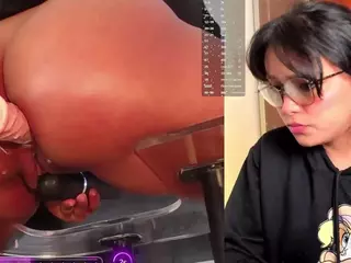 LilyLove1's Live Sex Cam Show