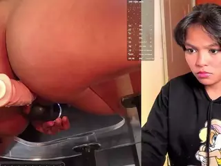LilyLove1's Live Sex Cam Show