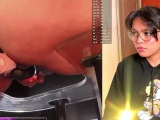 LilyLove1's Live Sex Cam Show
