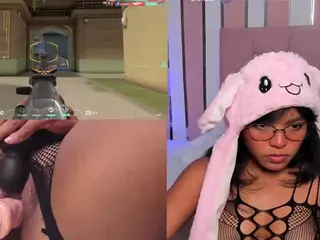 LilyLove1's Live Sex Cam Show