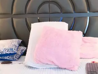 LiliFox18's Live Sex Cam Show