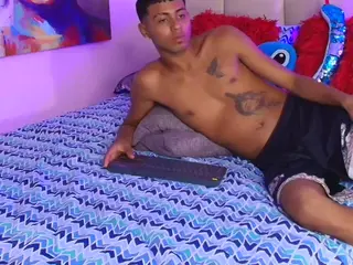khloe-smith-1's Live Sex Cam Show