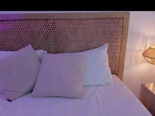 Live cam show with gipsela-gomez