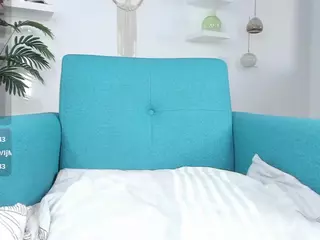 Aura-cute's Live Sex Cam Show
