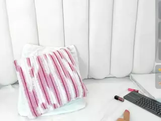 Isabella-colinss's Live Sex Cam Show