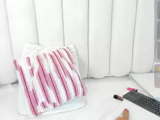 Isabella-colinss's Live Sex Cam Show