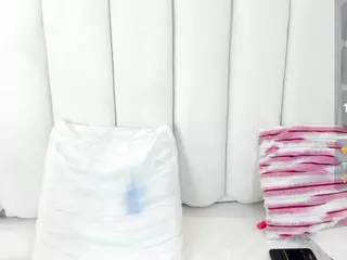 Isabella-colinss's Live Sex Cam Show