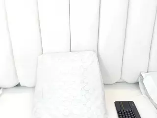 Isabella-colinss's Live Sex Cam Show