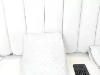Isabella-colinss's Live Sex Cam Show