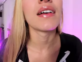 lexxie-bunny's Live Sex Cam Show
