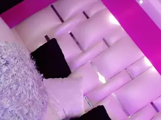 Manuela-Kingsley's Live Sex Cam Show
