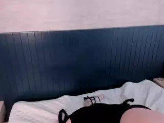 nenanini's Live Sex Cam Show