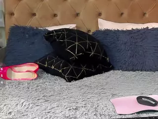 Vivian-Cross's Live Sex Cam Show