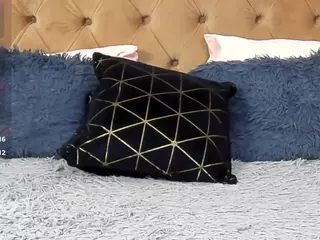 Vivian-Cross's Live Sex Cam Show