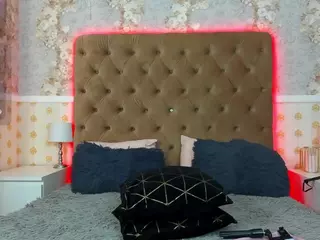 Vivian-Cross's Live Sex Cam Show
