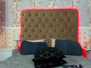 Vivian-Cross's Live Sex Cam Show
