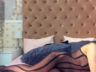 Vivian-Cross's Live Sex Cam Show