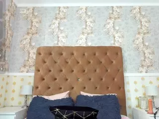 Vivian-Cross's Live Sex Cam Show