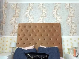 Vivian-Cross's Live Sex Cam Show