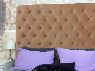Vivian-Cross's Live Sex Cam Show