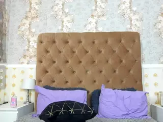 Vivian-Cross's Live Sex Cam Show