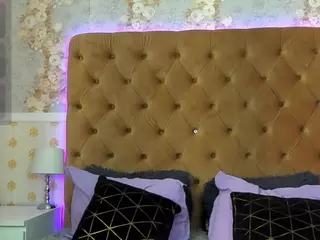 Vivian-Cross's Live Sex Cam Show