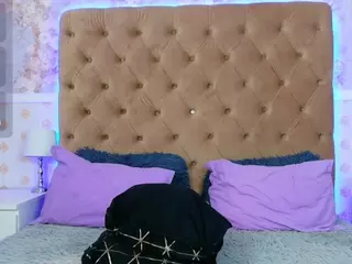 Vivian-Cross's Live Sex Cam Show