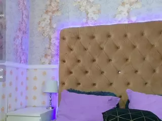 Vivian-Cross's Live Sex Cam Show