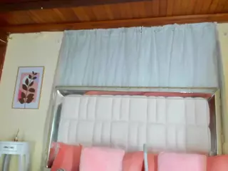 AlmaSaennz's Live Sex Cam Show