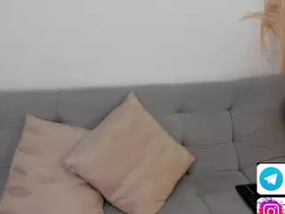 abigail777's Live Sex Cam Show