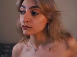 Mia and Elfy's Live Sex Cam Show