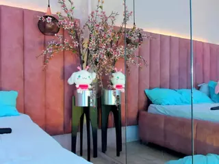 CarolineMoreno's Live Sex Cam Show