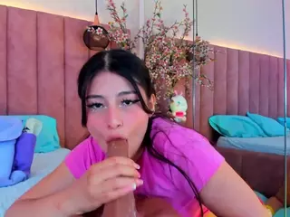 CarolineMoreno's Live Sex Cam Show