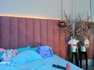 CarolineMoreno's Live Sex Cam Show