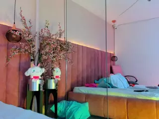 CarolineMoreno's Live Sex Cam Show