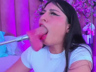 CarolineMoreno's Live Sex Cam Show
