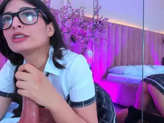 CarolineMoreno's Live Sex Cam Show