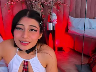 CarolineMoreno's Live Sex Cam Show