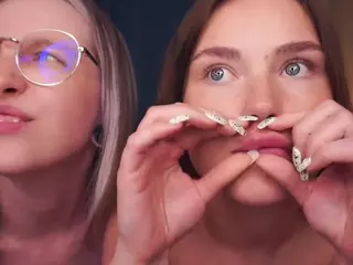 We Milicha And Sophia's Live Sex Cam Show