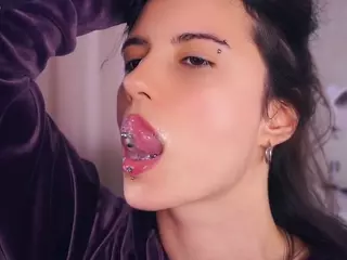 Delly's Live Sex Cam Show
