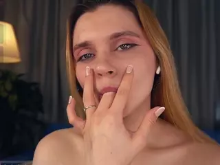 Miranda's Live Sex Cam Show