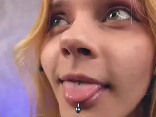 Miranda's Live Sex Cam Show