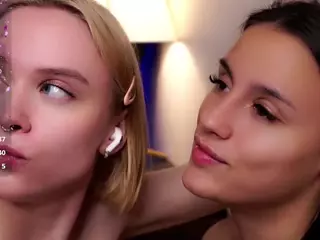 MariamHalloway's Live Sex Cam Show