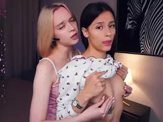 MariamHalloway's Live Sex Cam Show
