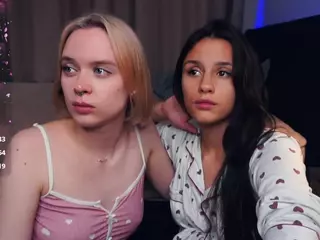 MariamHalloway's Live Sex Cam Show