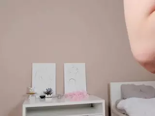 MoiraHeldreth's Live Sex Cam Show
