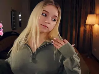 Lora's Live Sex Cam Show