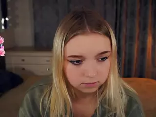 Lora's Live Sex Cam Show
