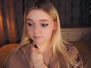 Lora's Live Sex Cam Show